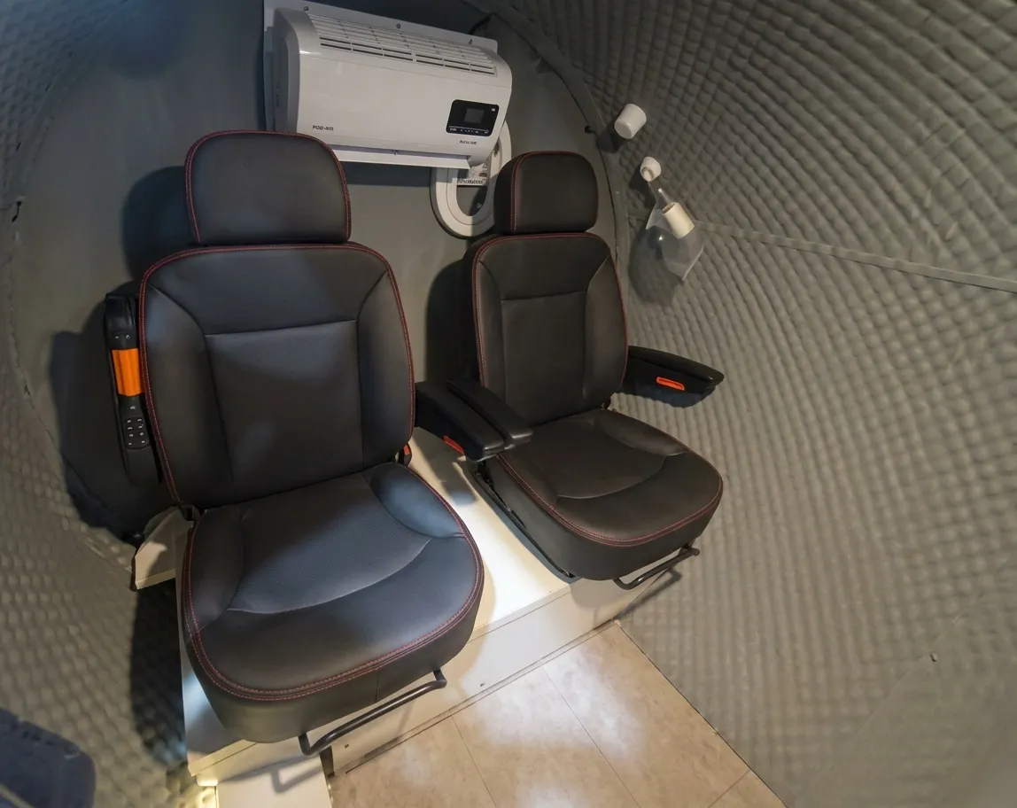 CO5002 Two Seat hyperbaric chamber, alternate view